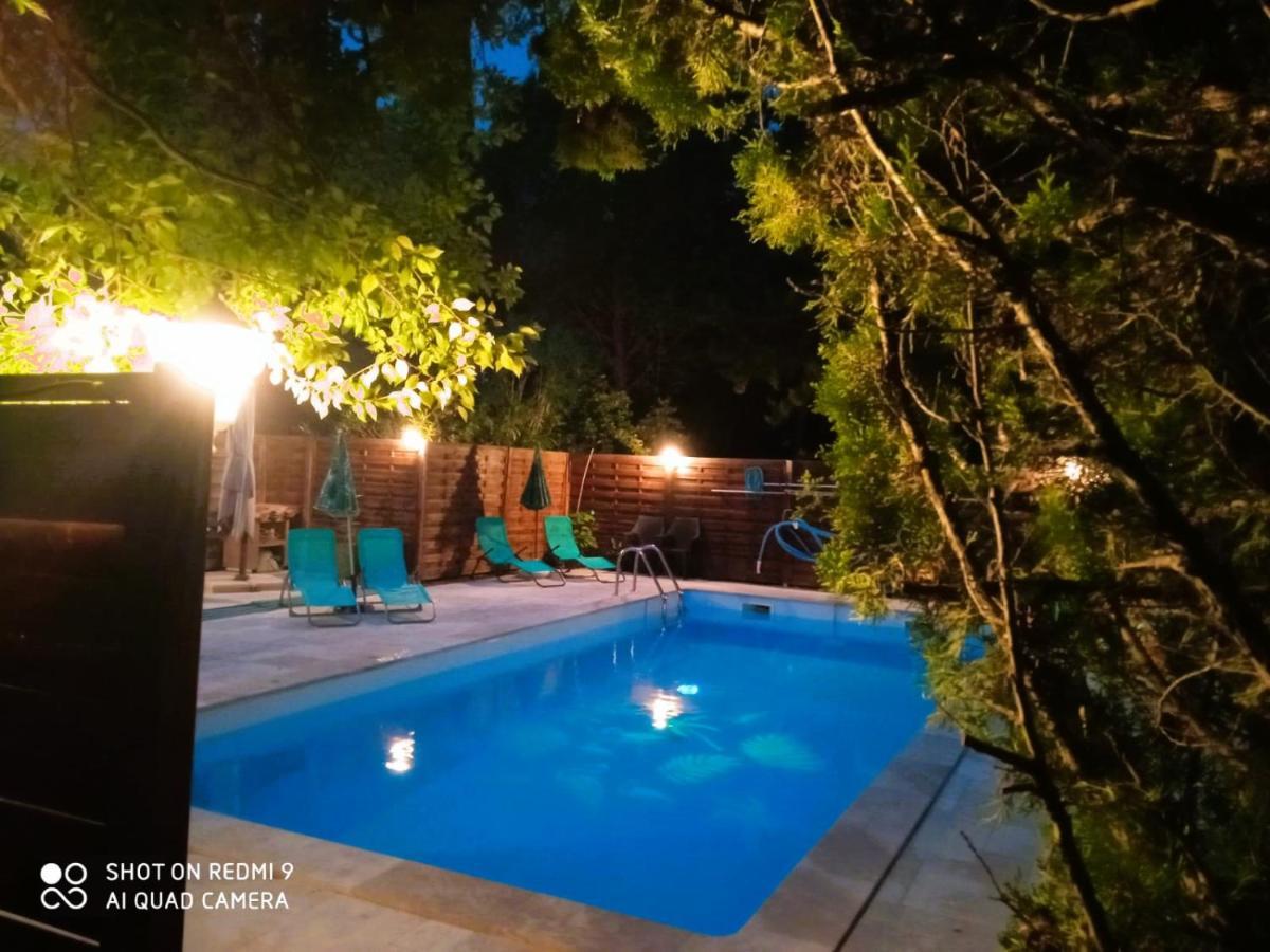 Chambre Independante Piscine, Parc, Cuisine... Brézilhac 외부 사진